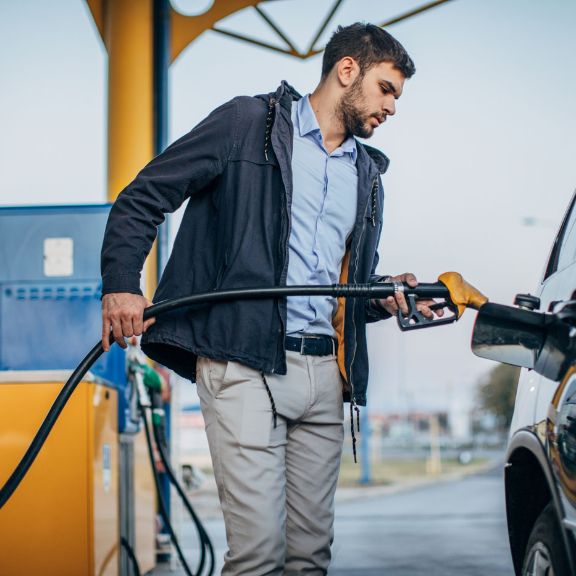 Spritsparend fahren: So bleiben Tank & Geldbeutel länger voll