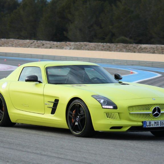 Elektrofahrzeuge in Deutschland – Welche gibt es? elektroautos-elektromobile-elektrofahrzeuge-in-deutschland-mercedes-benz-sls-amg-electric-drive.jpg