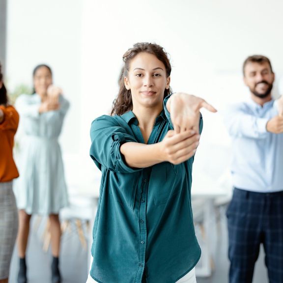 Mitarbeiter fit halten mit betrieblichem Gesundheitsmanagement betriebliches-gesundheitsmanagement-stage