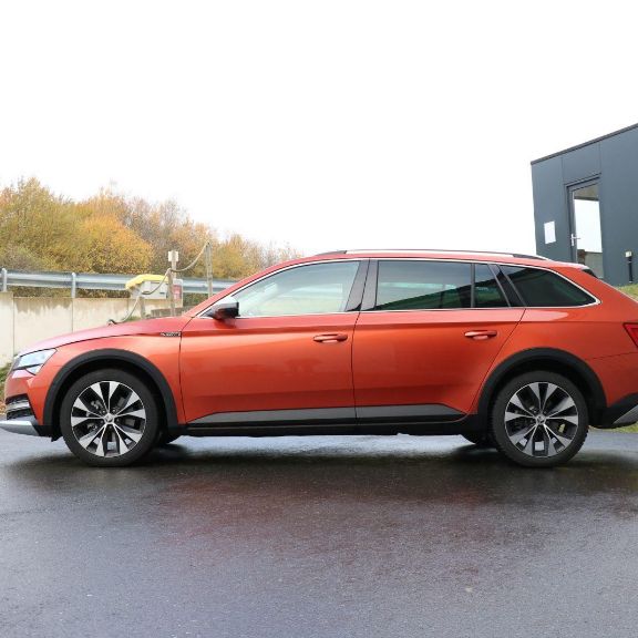 Skoda Superb Combi Scout Fahrbericht | Test | Review Skoda Superb Scout Seitenansicht