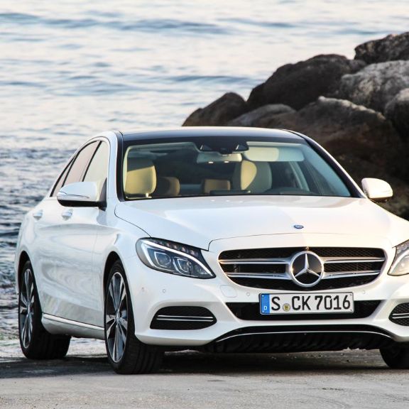 Nützliche Infos rund um den Automarkt Mercedes-Benz-C-Klasse-C400-4MATIC-2014-11