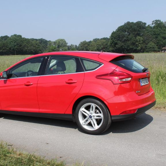 2016 Ford Focus Fahrbericht ford-focus-titanium-race-rot-ecoboost-jens-stratmann-11.jpg