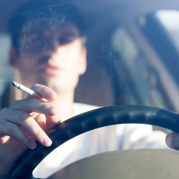 Rauchen im Auto: Was ist erlaubt, was nicht? Rauchen im Auto