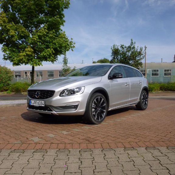 Volvo V60 Cross Country D4 Summum 2015 volvo-v60-d4-2015-fahrbericht-test-kritik-jens-stratmann-2
