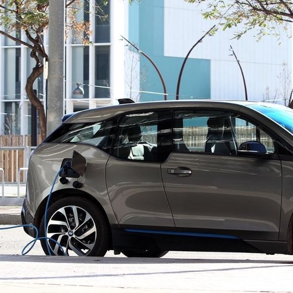 Parken an Elektroauto-Ladesäulen – das müssen Autofahrer beachten Parken an Elektroauto-Ladesäulen