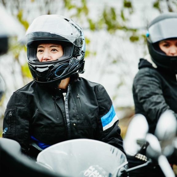 Wie sinnvoll ist das Tragen einer Warnweste für Motorradfahrer?