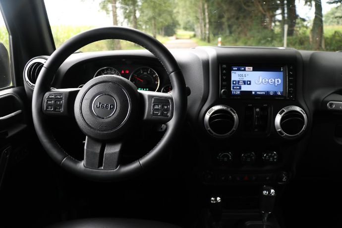 jeep-wrangler-unlimited-sahara-jens-stratmann-9.jpg