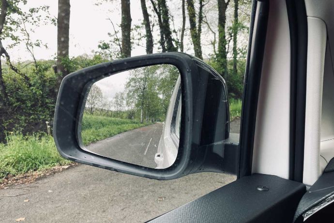 Gro&szlig;e Au&szlig;enspiegel! Der VW Caddy l&auml;sst sich kinderleicht einparken!<br/>