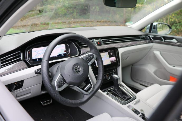 2019-Volkswagen-Passat-Alltrack-Fahrbericht-Test-Review-Jens-Stratmann-09.jpg