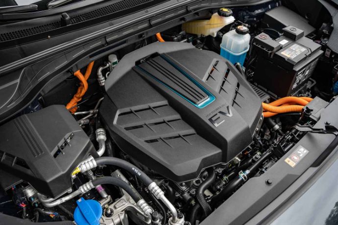 Der Elektromotor hat keinerlei Probleme das kleine SUV zu beschleunigen.<br/>