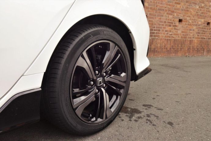 Honda-Civic-1.5-Benziner-2017-Magazin-RV24-3.jpg