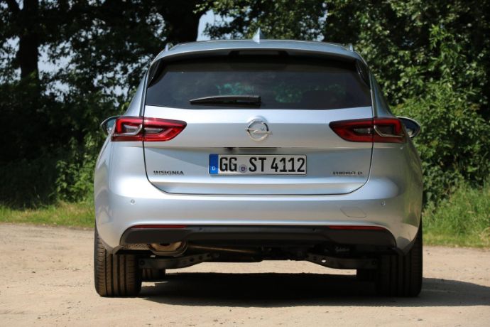 opel-insignia-sports-tourer-rv24-drive-check-9.jpg