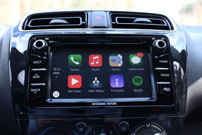 2016-Mitsubishi-Space-Star-mit-grossem-Infotainmentsystem-1.jpg