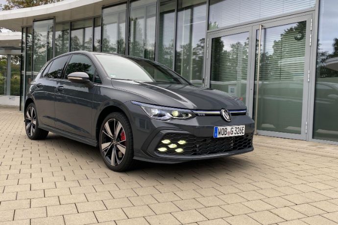 VW-Golf-8-GTE-Fahrbericht-Test-Review-Kaufberatung-Vergleich-VW-Golf-8-eHybrid-Jens-Stratmann-RV24-Drive-Check-03.jpg