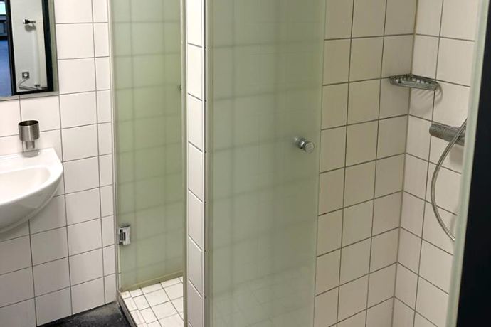 Für verschwitzte Radler: Die Duschen am Fitnessstudio.