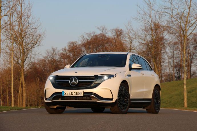 mercedes-benz-eqc-400-fahrbericht-test-review-probefahrt-design-innenraum-kofferraum-fahreindruck-verbrauch-kosten-rv24-drive-check-jens-stratmann-22.jpg