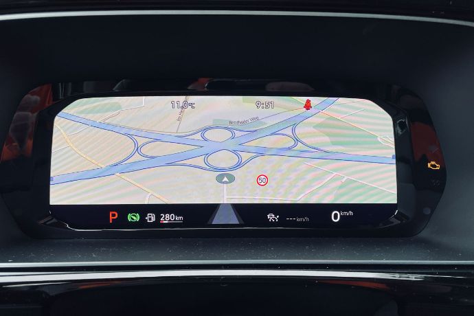 Hinterm Volant befindet sich nun auch im VW Caddy ein digitales Display.<br/>