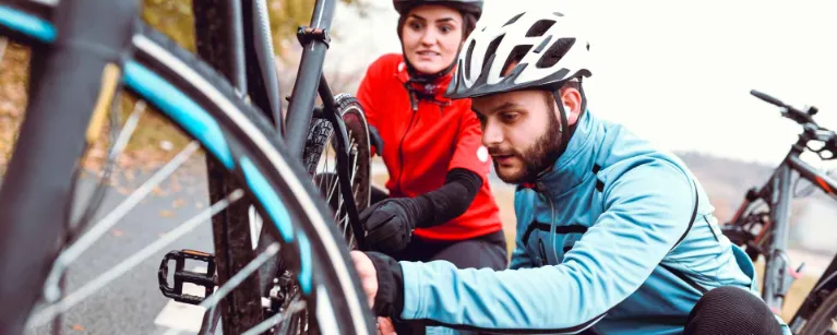 eines der 10 merkmale des verkehrssicheren fahrrads ist der rote