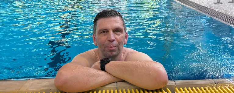 Christian Arndt, Schwimmtrainer im Wasserbecken