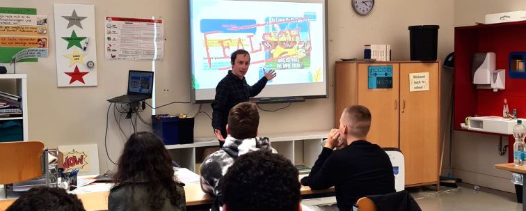 Von der R+V STIFTUNG unterstützt: Das WiesPaten-Programm. Präsentations- und Bewerbungstraining von Brandon Friebel.