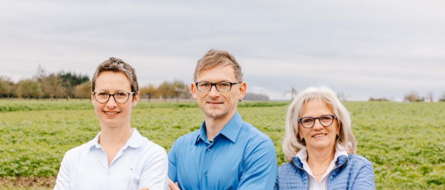 Buehne_Team_Yvonne-Danfi-Goeth