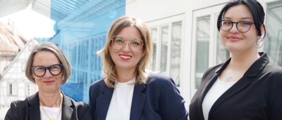  Buehne_Team_Dina-Middel
