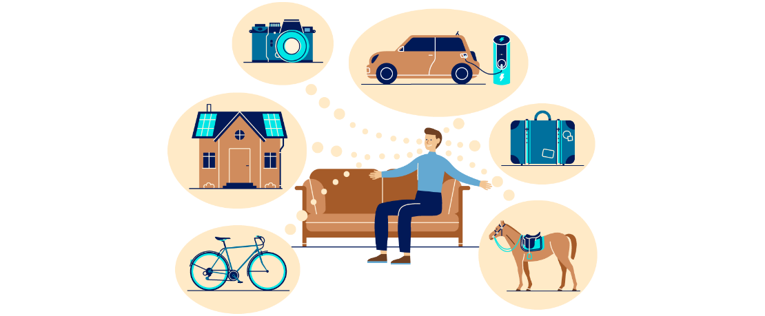 Eine Person sitzt auf einem Sofa, um sie herum sieht man in Gedankenblasen verschieden Träume: Fahrrad, Haus, Kamera, Elektroauto, Reise, Pferd...