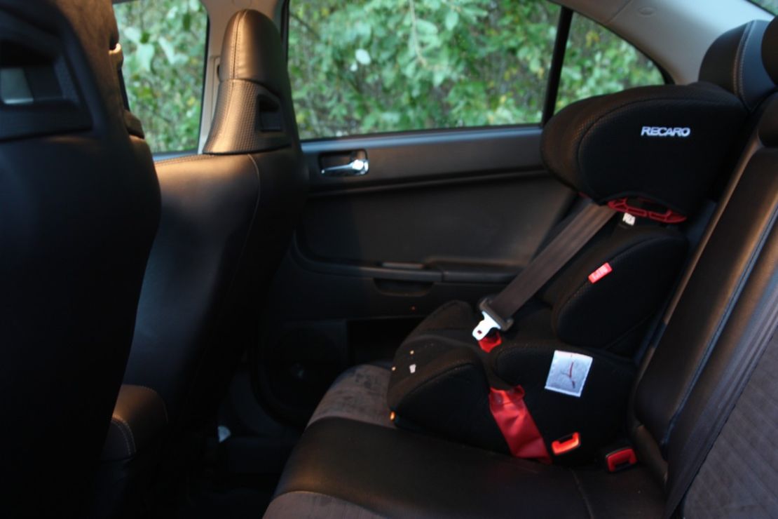 mitsubishi-lancer-evo-x-platz-hinten