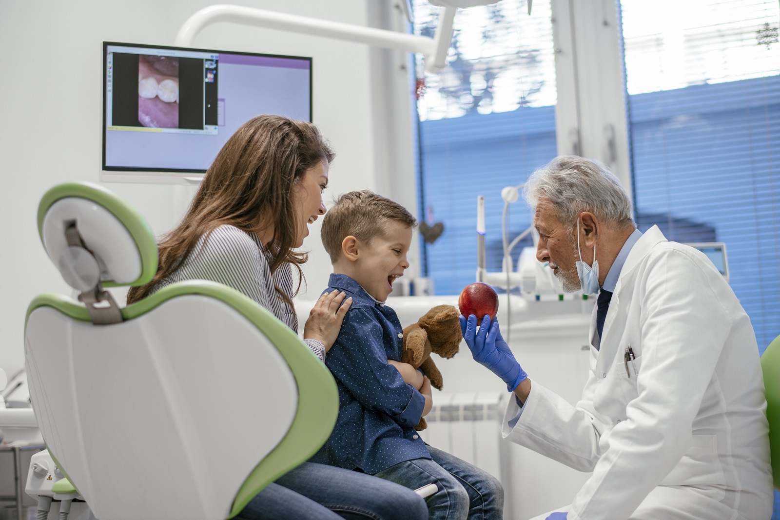 Selecting a Family Dentist: A Guide to Long-Term Oral Health