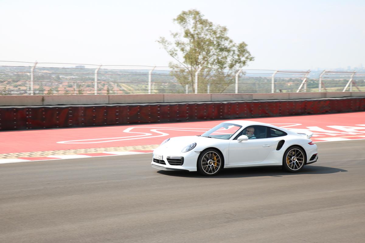 2016-porsche-911-turbo-s-jens-stratmann-20