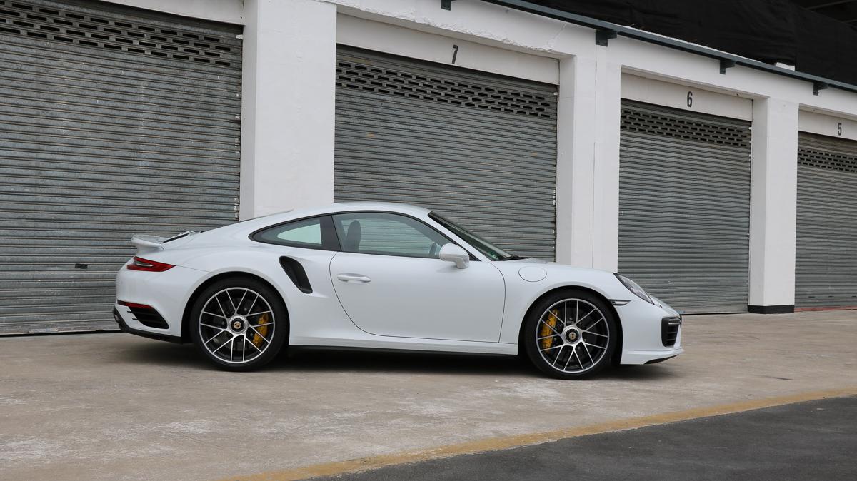 2016-porsche-911-turbo-s-jens-stratmann-10