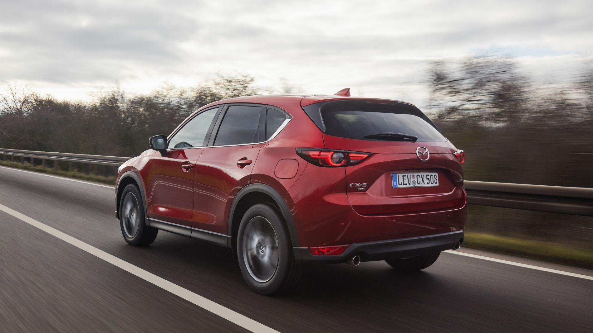 Mazda CX-5 unterwegs auf der Autobahn 