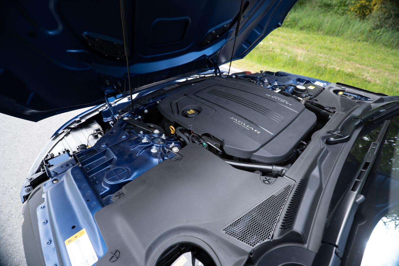 Jaguar F-Type P300 Motor