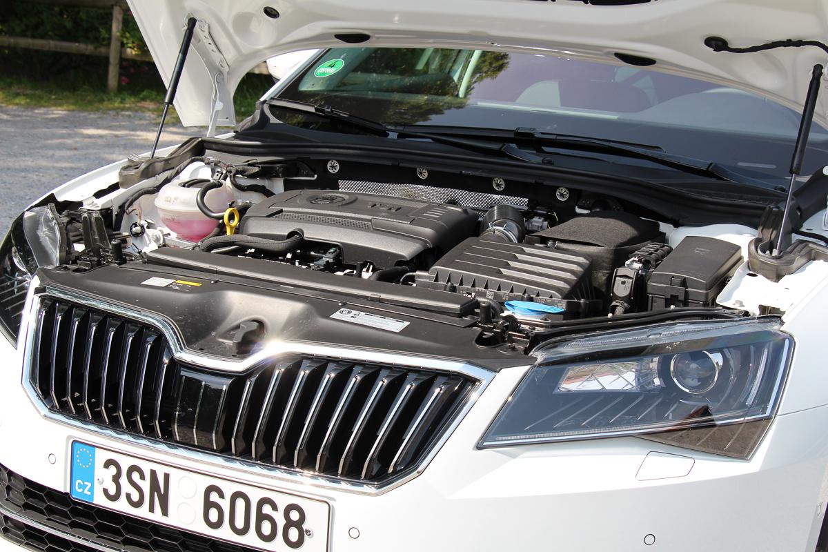 Skoda-Superb-Combi-2015-13