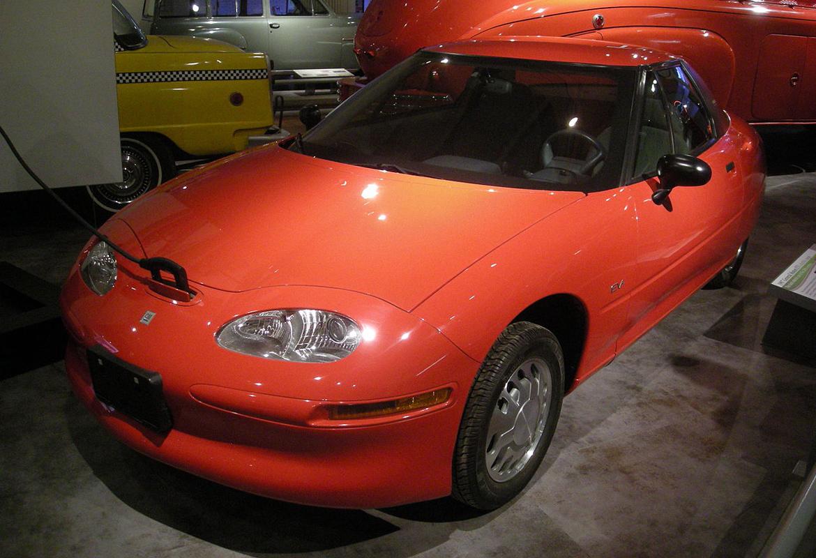 A 1997 General Motors EV1 on display at the Henry Ford Museum in Dearborn, Michigan (United States).