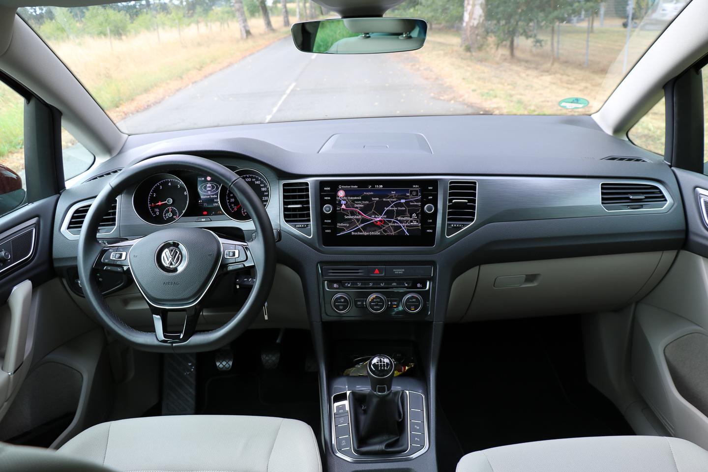 VW Golf Sportsvan Innenraum