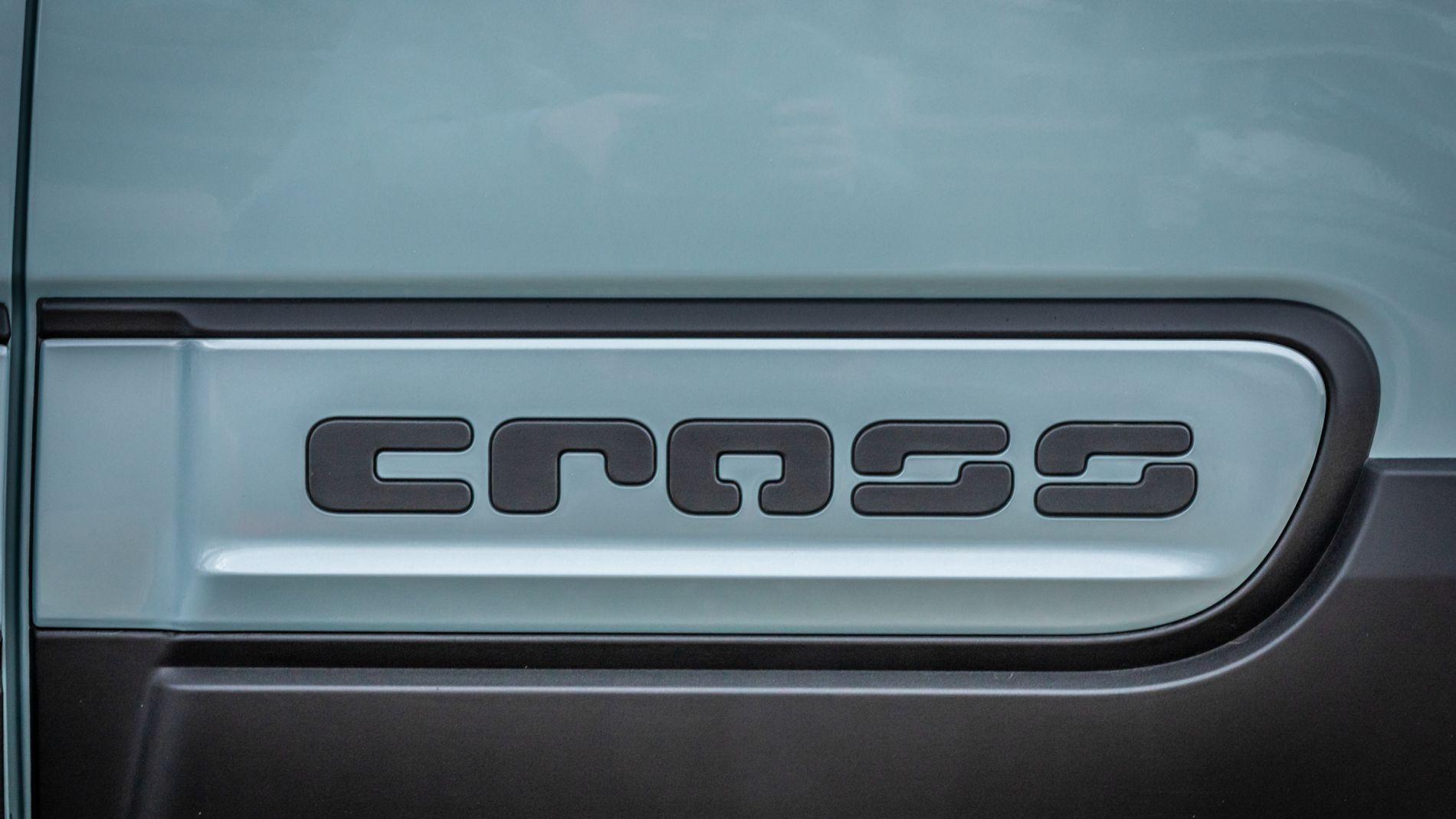 Schriftzugt "Cross" auf der Seite 