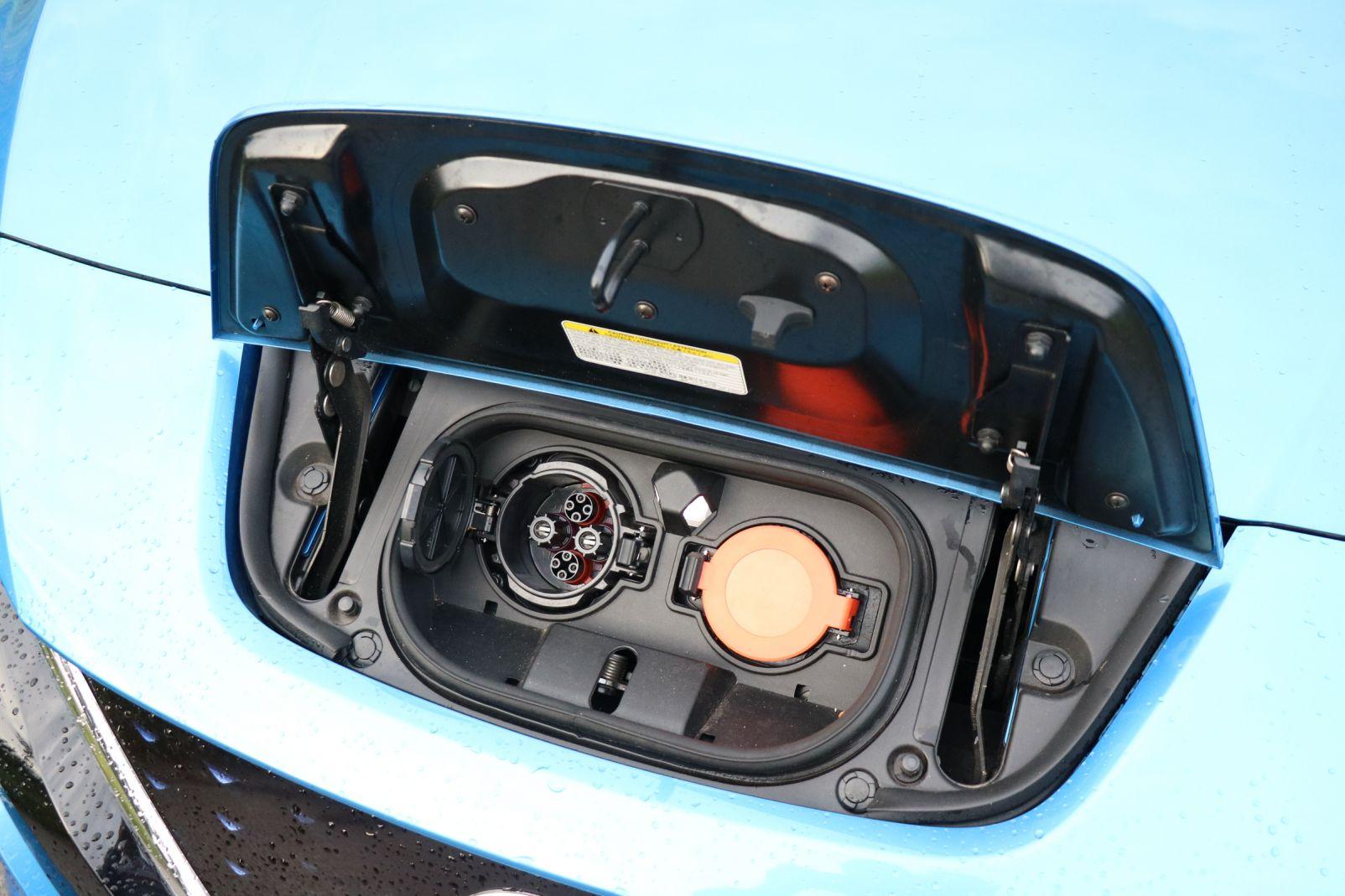 Okay, nur ChaDeMo und Typ 2 – aber Probleme hatten wir deswegen nicht!