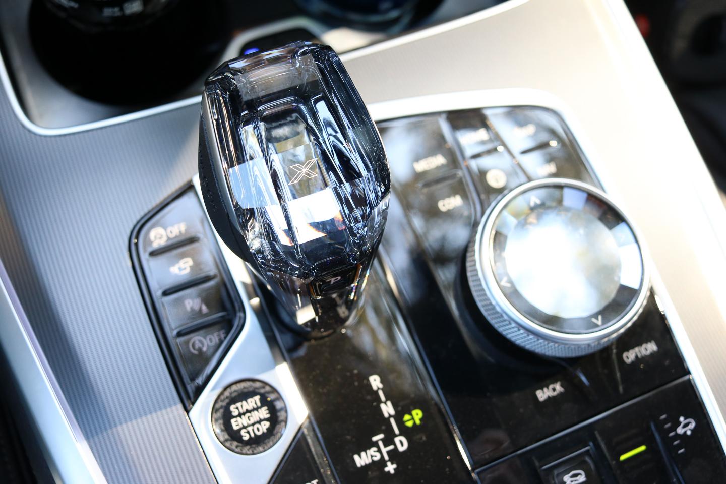 Gläserner Schaltknauf im BMW X5 xDrive 30d
