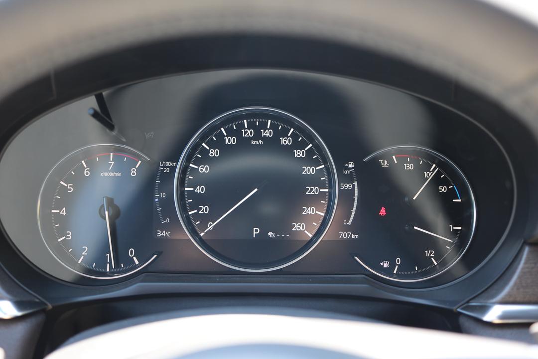 Neue Tacho-Einheit - steht dem Mazda 6 gut!