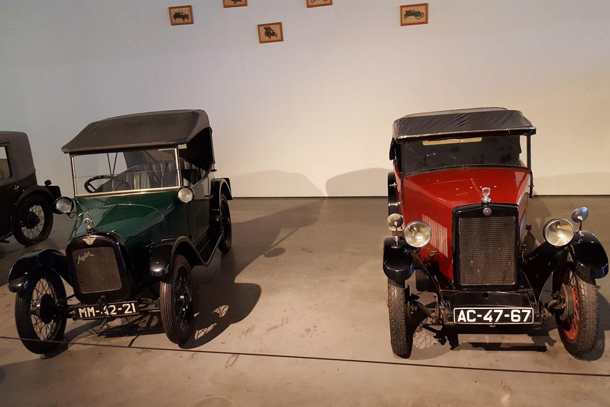 L-Austin Seven und R-Morris Ten