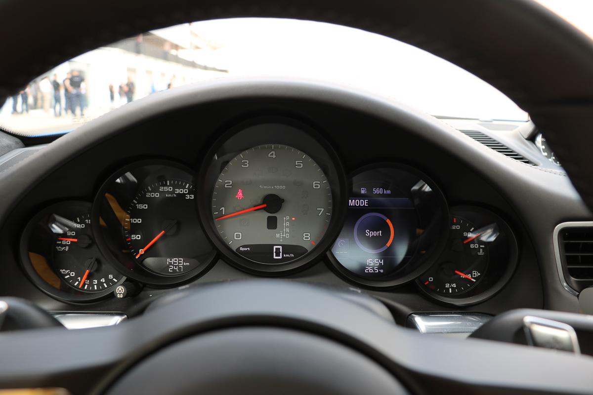 2016-porsche-911-turbo-s-jens-stratmann-16