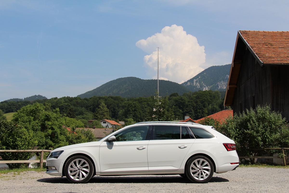 Skoda-Superb-Combi-2015-5