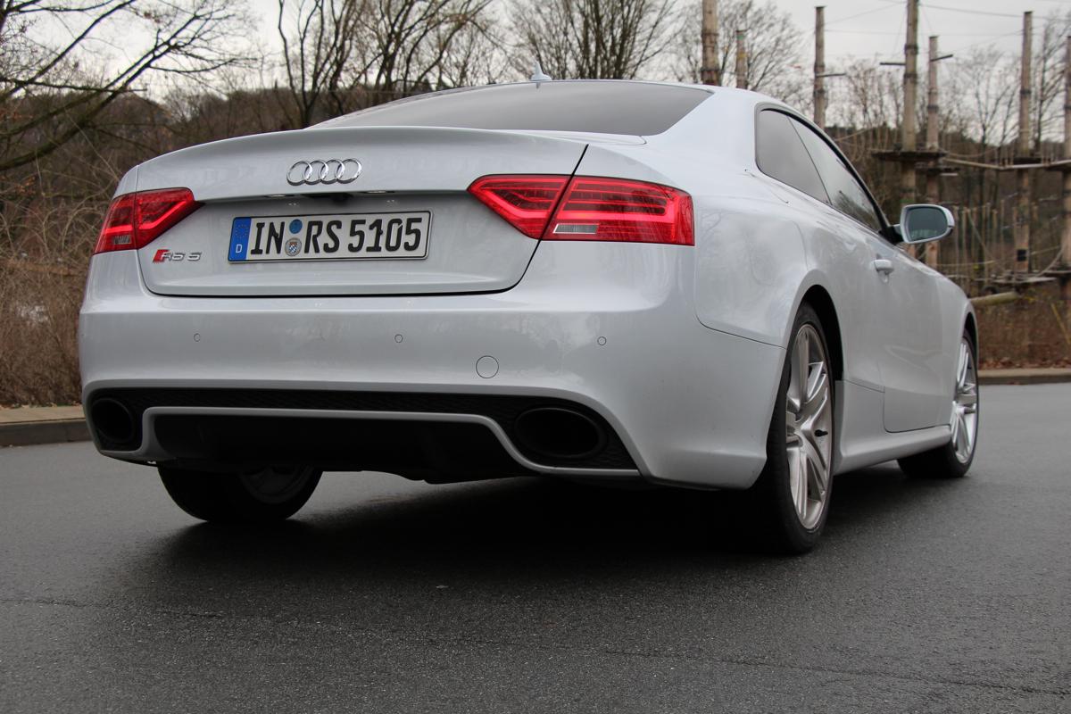 Audi-RS5-2014-Suzukagrau-Metallic-Fahrbericht-Test-Blog-Jens-Stratmann-Heck