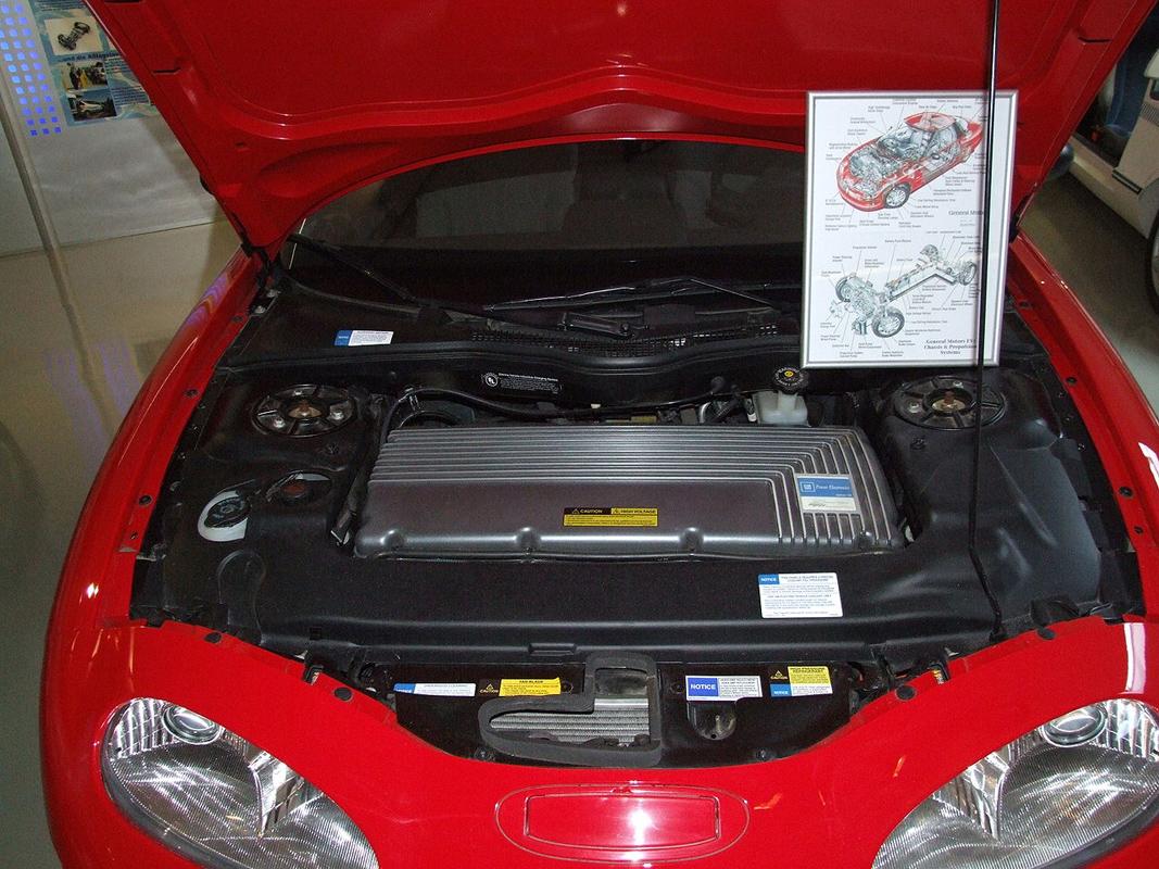 Motorraum des General Motors EV1, aufgenommen im Museum Autovision, Altlußheim, Germany, einer von nur noch drei existierenden EV1