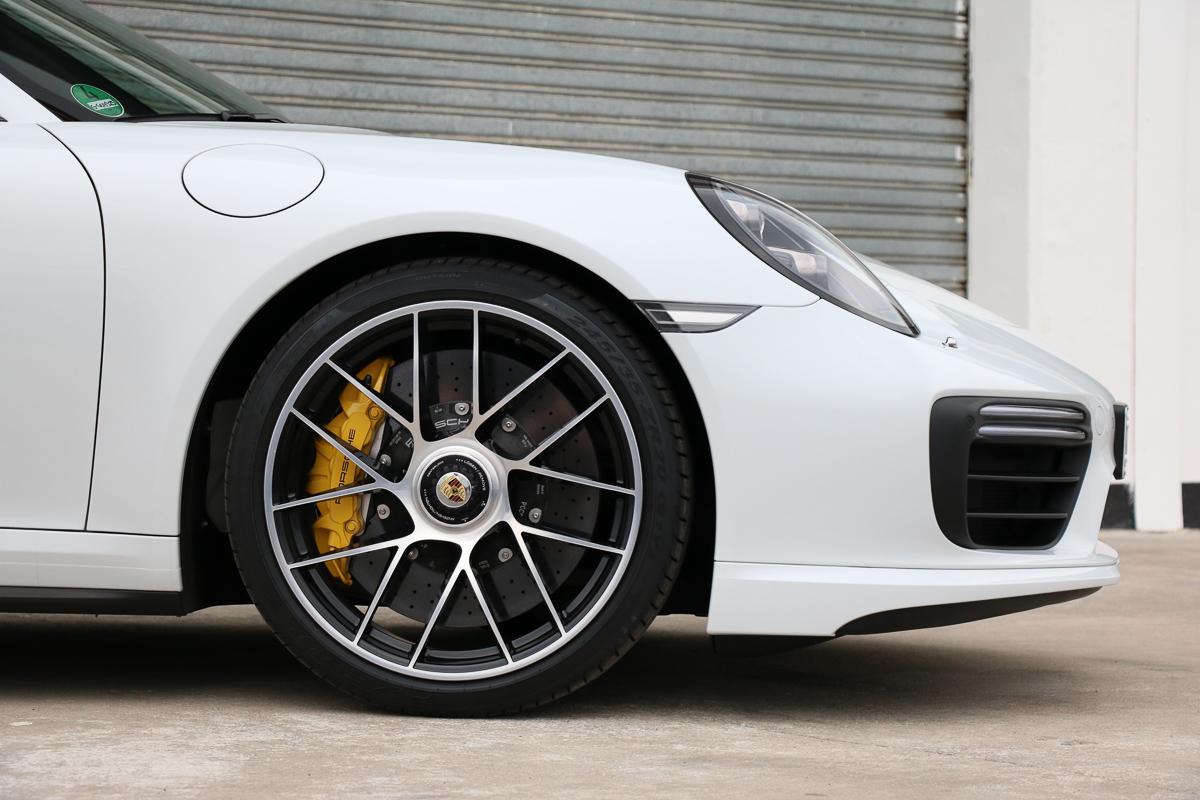 2016-porsche-911-turbo-s-jens-stratmann-12