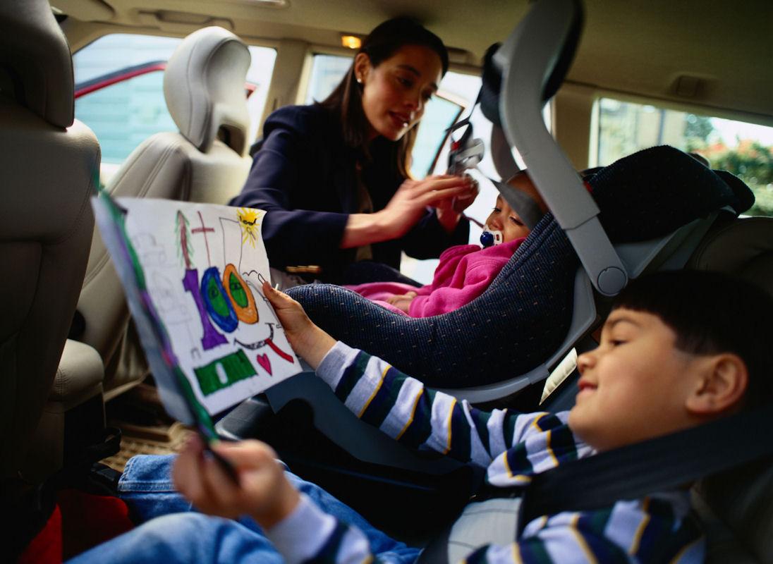 Mit Kindern im Auto verreisen 