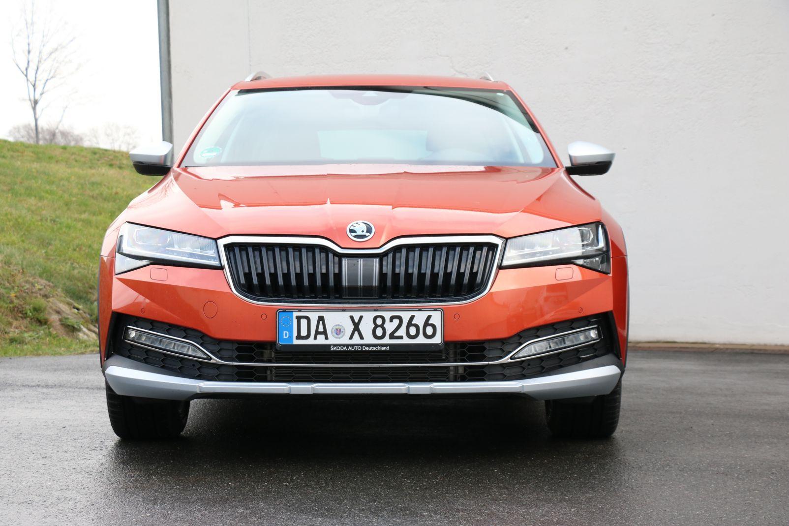 Skoda Superb Scout Kühlergrill