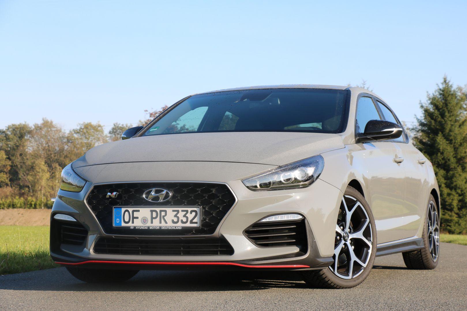 2019 Hyundai i30 N Fastback Fahrbericht Test Review - R+V Magazin