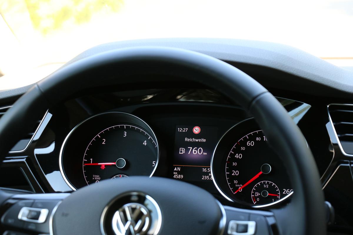 2015-VW-Touran-TDI-Fahrbericht-Test-Kritik-jens-stratmann-16